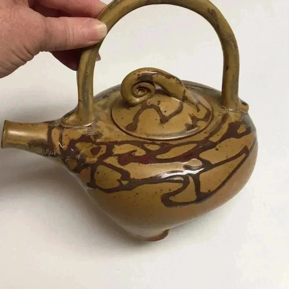 Signed hand crafted teapot primitive fashioned - Picture 4 of 9